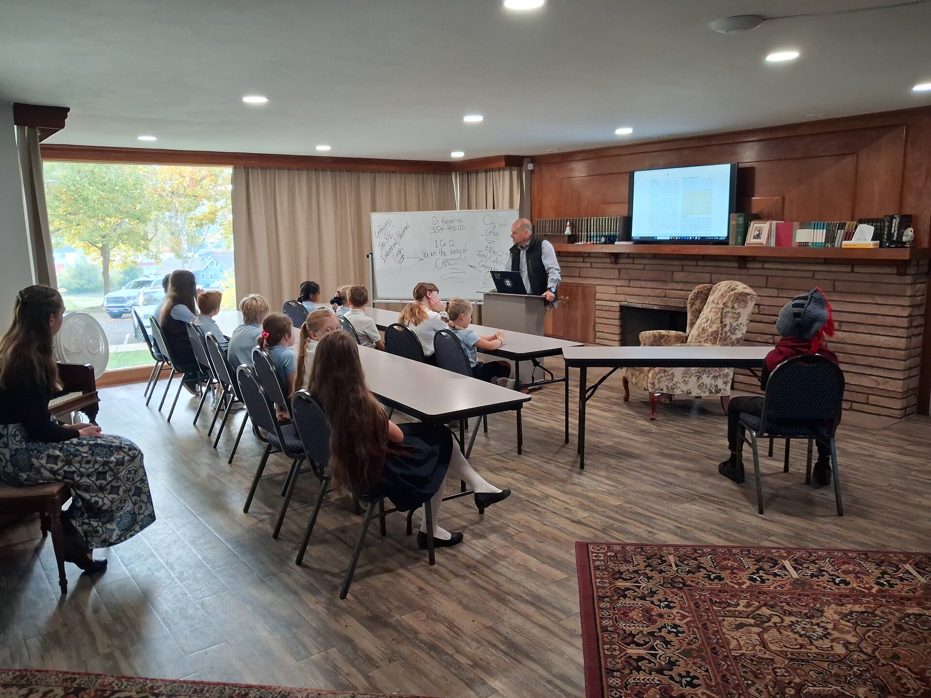 A Geneva Academy teacher leading a Scripture-rich lesson in Roseburg, Oregon